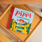 Her kommer Pippi Langstrømpe - Astrid Lindgren