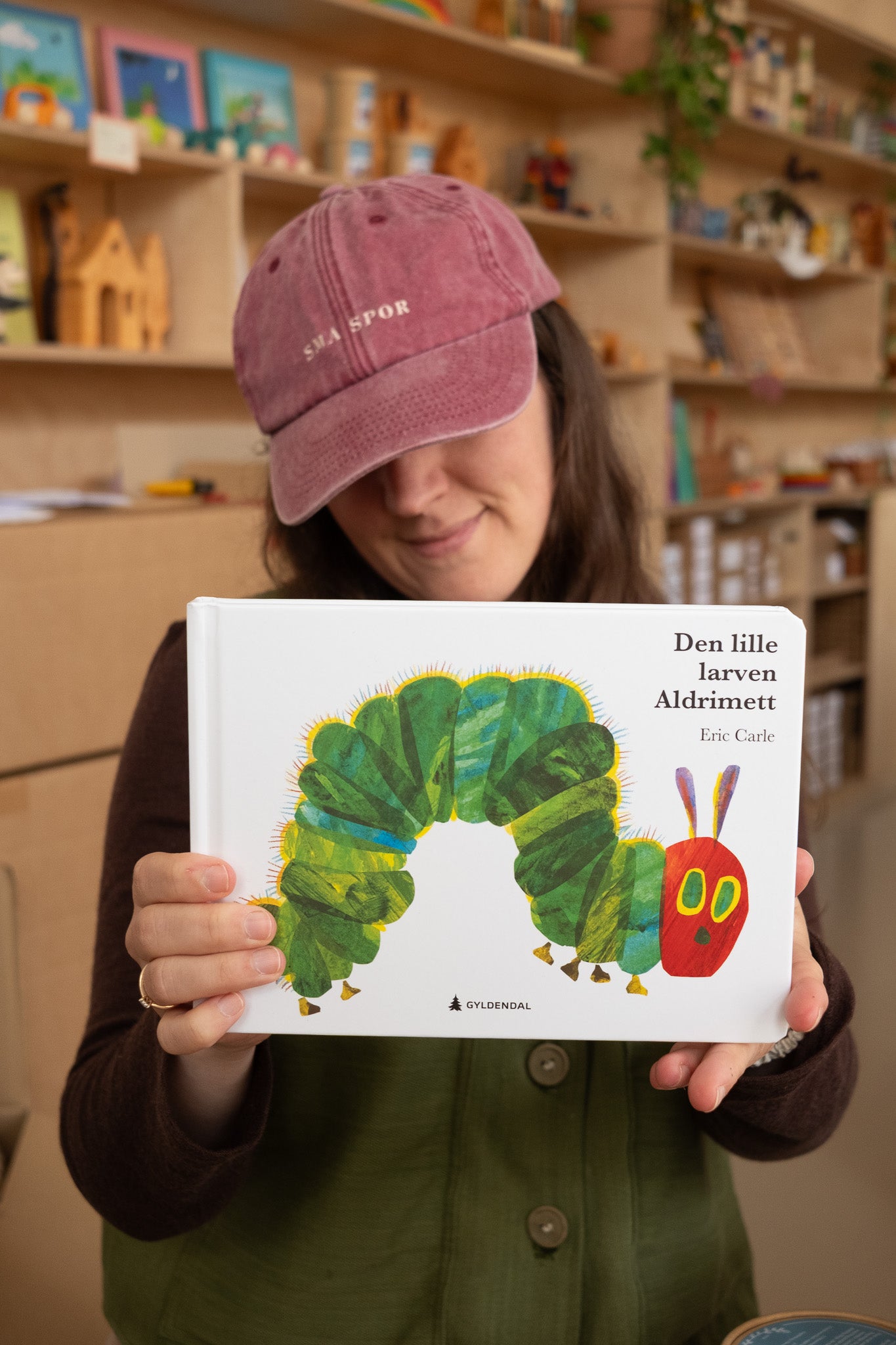 Den lille larven Aldrimett - Eric Carle