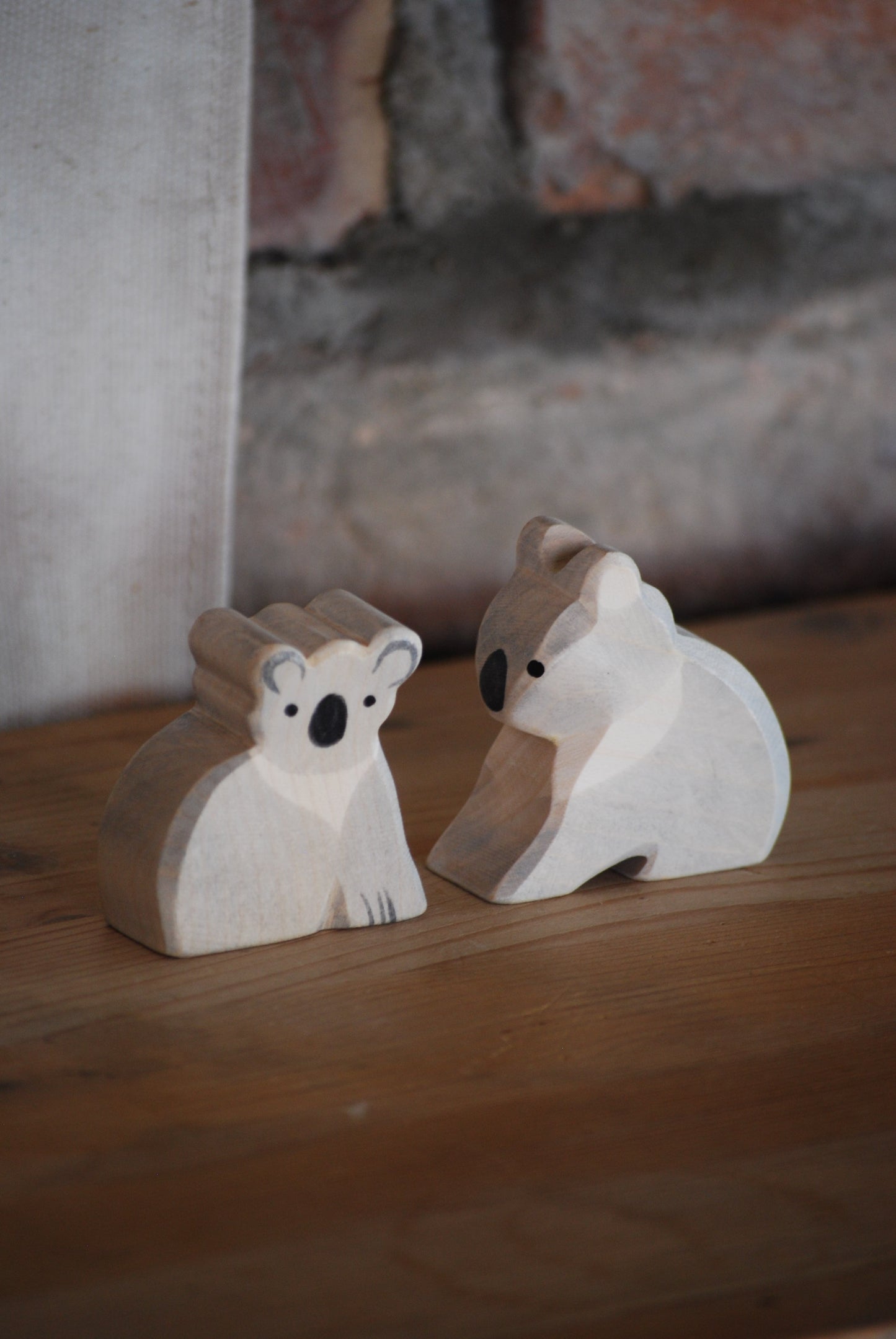 Koala sitting - trefigur