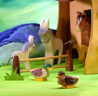 Duck sitting - trefigur