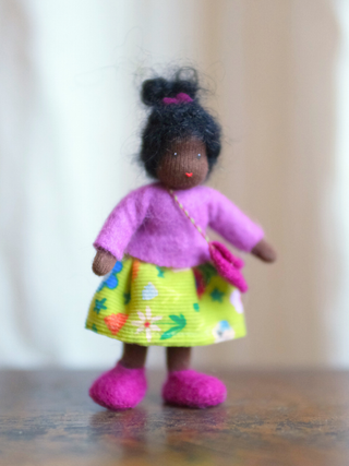 Håndlaget samlefigur i ull - Bobby (8cm)