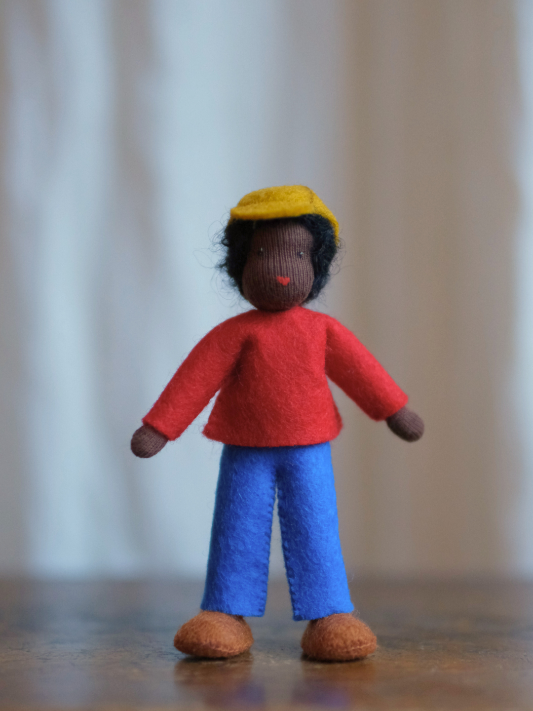 Håndlaget samlefigur i ull - Eddy (9cm)