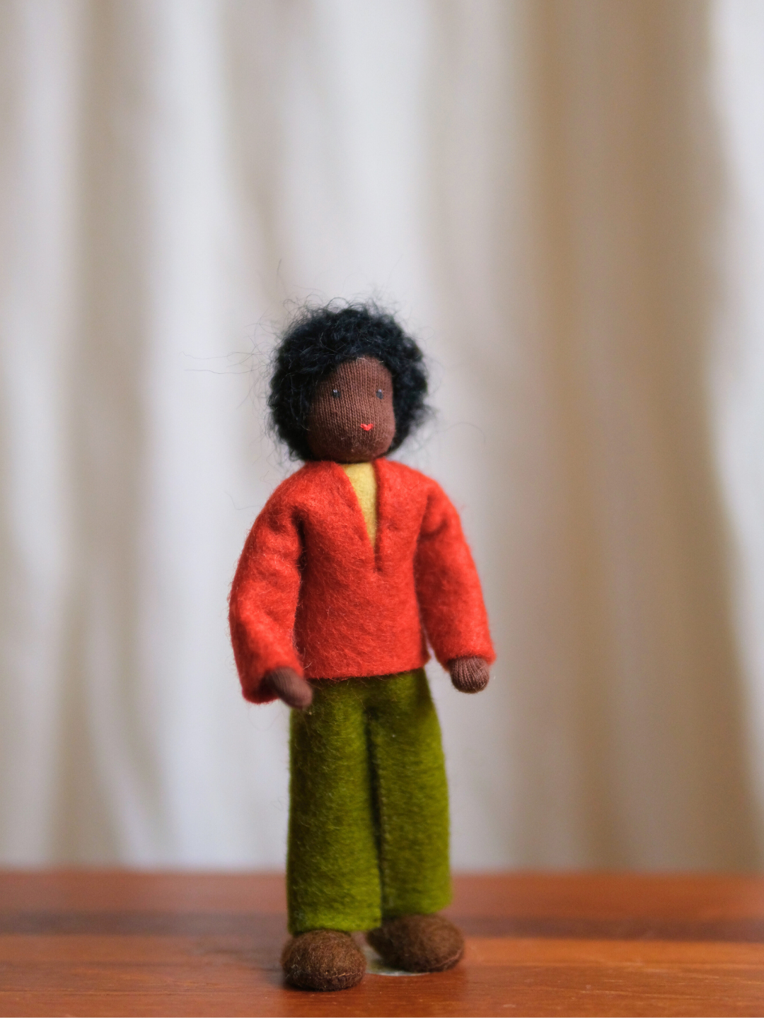 Håndlaget samlefigur i ull - Eskil (12 cm)