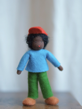 Håndlaget samlefigur i ull - Lennard (9cm)