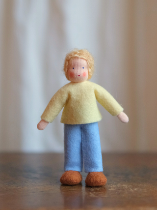 Håndlaget samlefigur i ull - Patrik (9cm)