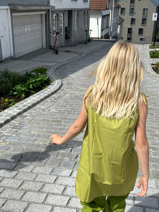 Elmo-kjole i bomull – justerbar snor