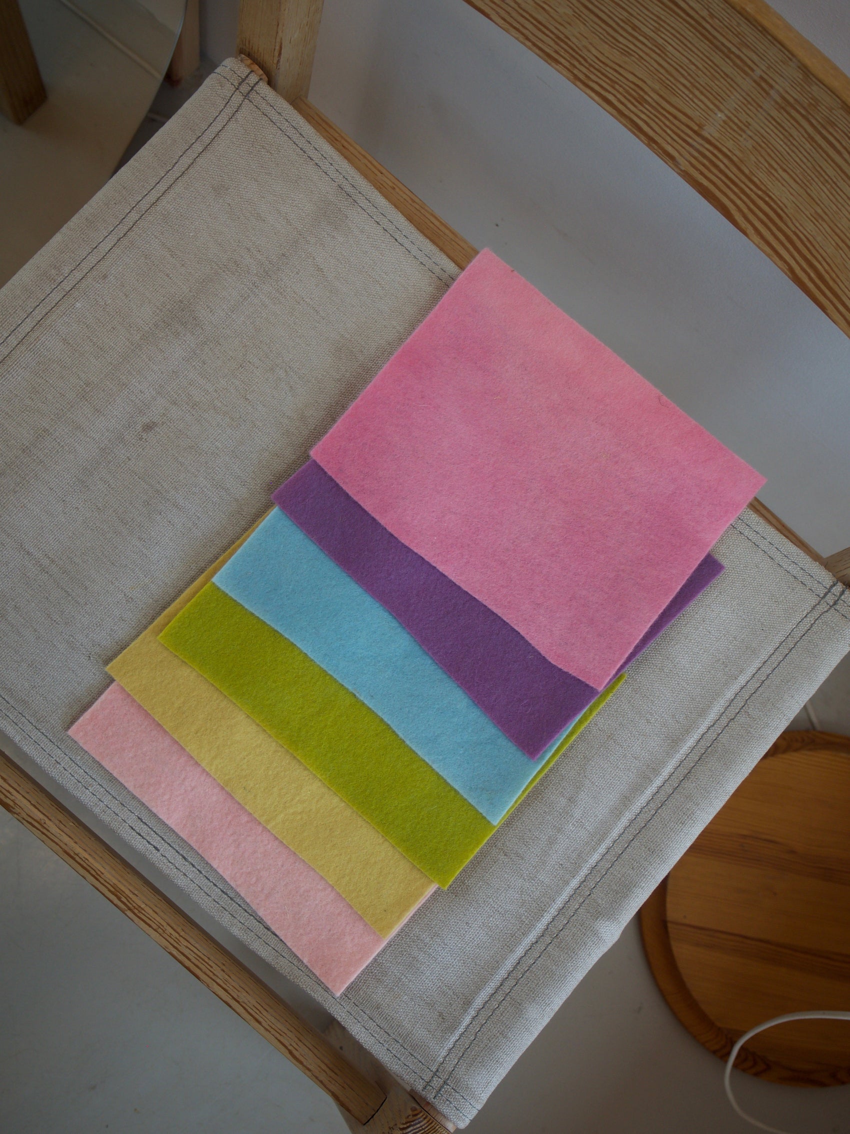 Ullfiltark i plantefarget pastell - sett på 6 stk - 20x15cm