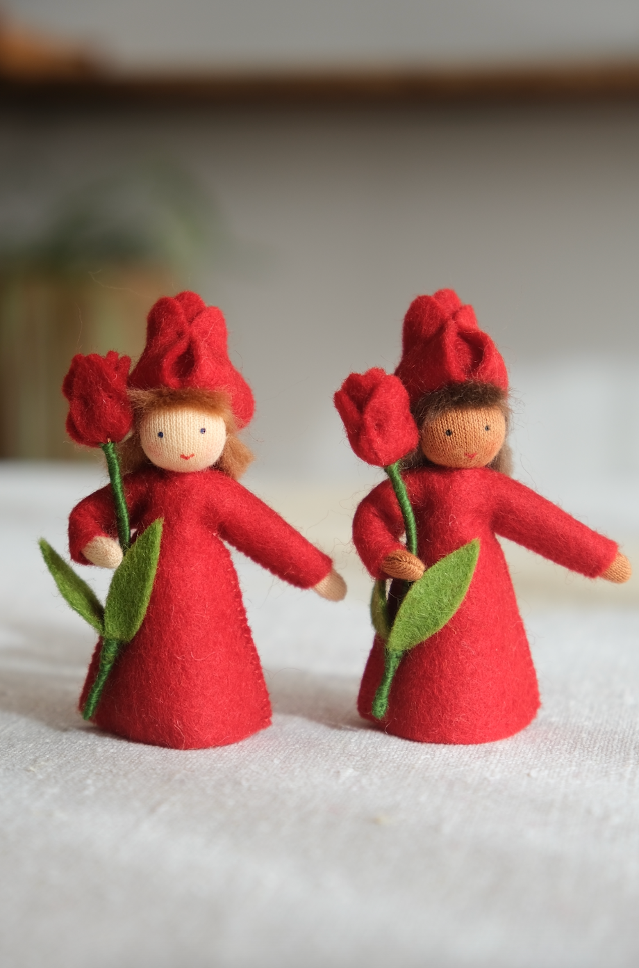 Rød tulipan - ullfigur