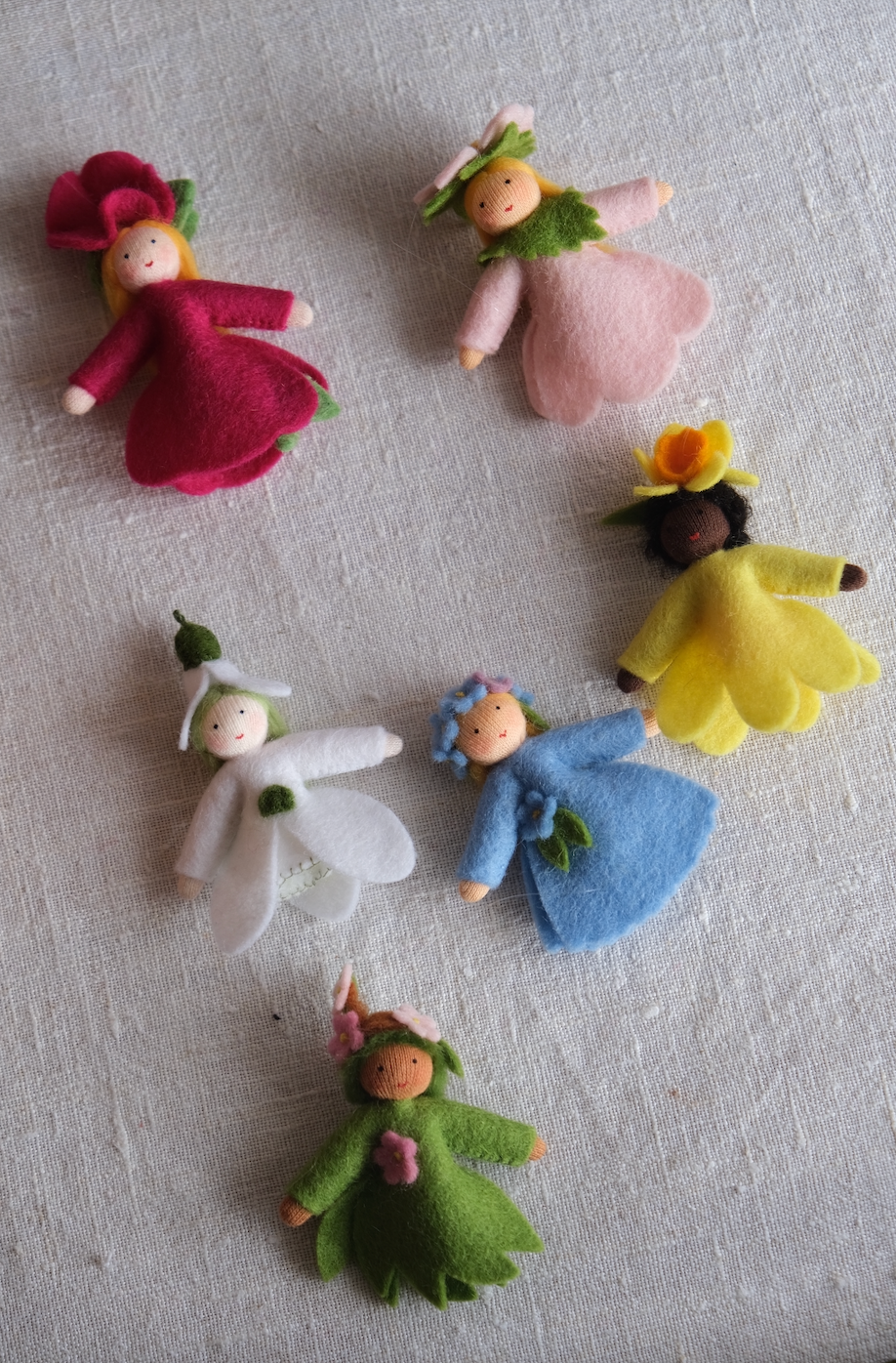 Liten petunia - hengeullfigur