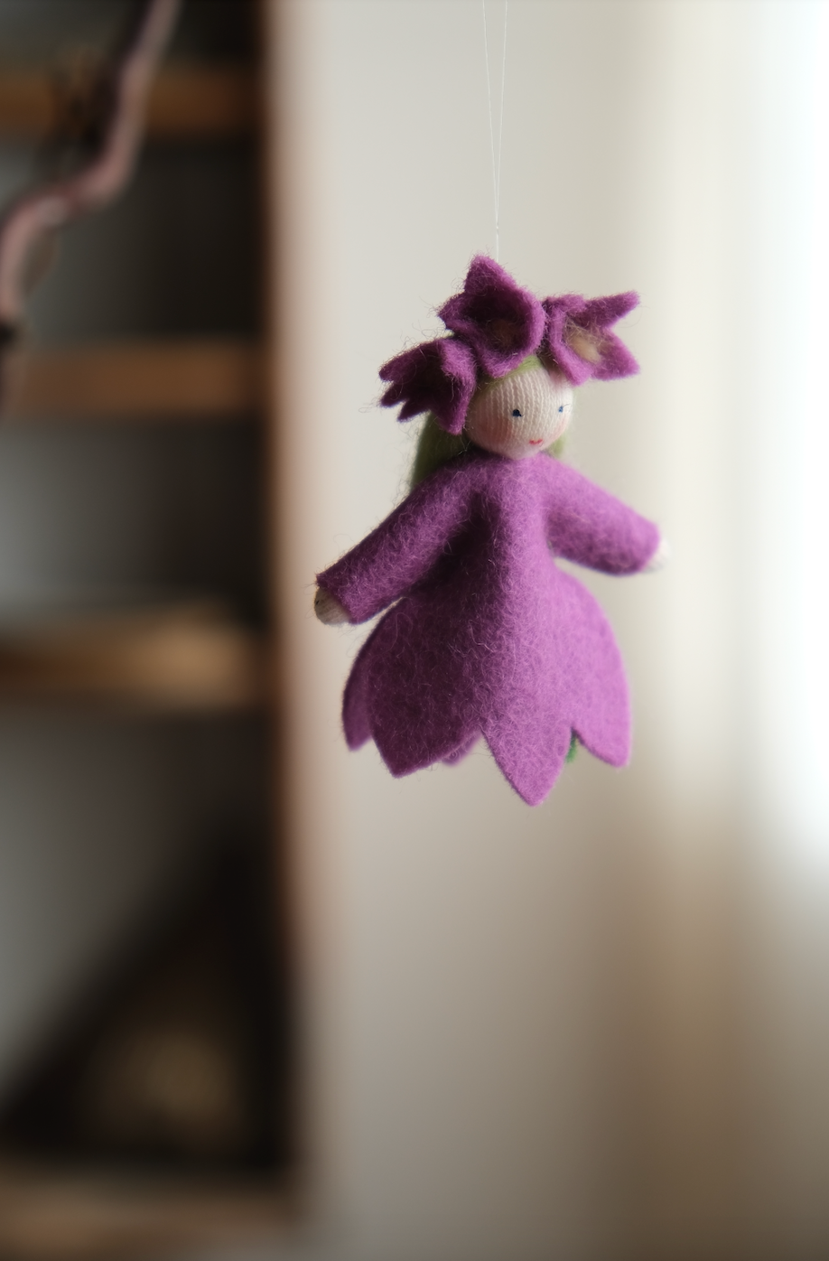 Liten klokkeblomst - hengeullfigur
