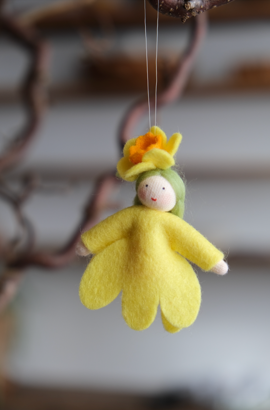 Liten påskelilje - hengeullfigur