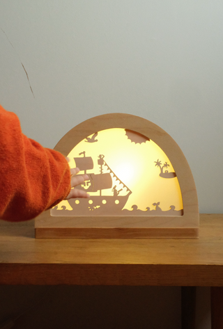 Pirat-motiv til siluettlampe