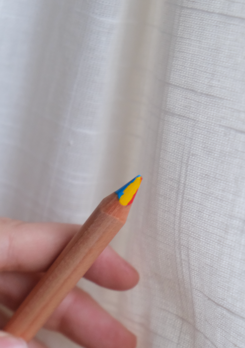 Regnbueblyant med trekantgrep