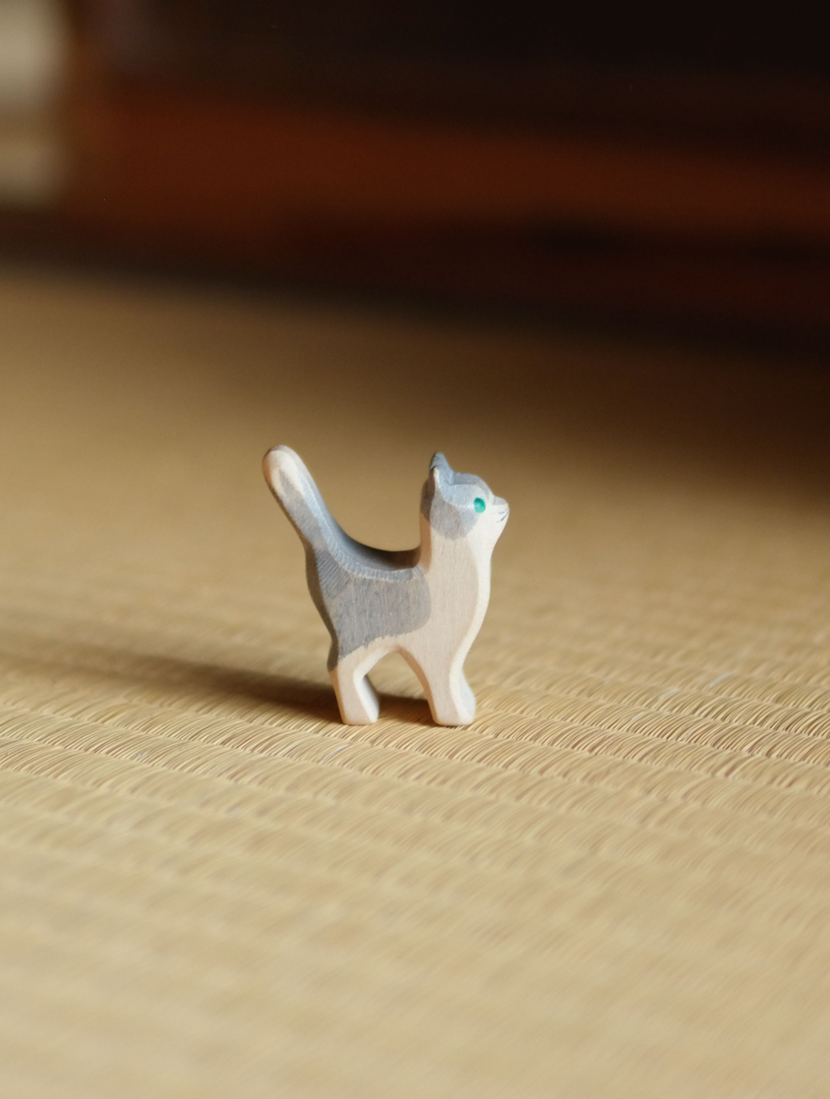 Cat small head up - trefigur