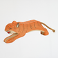 Tiger jumping - trefigur
