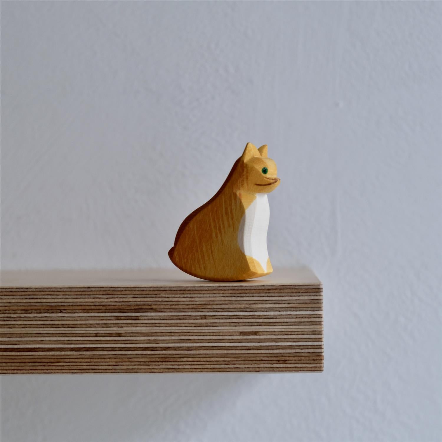 Cat sitting - trefigur