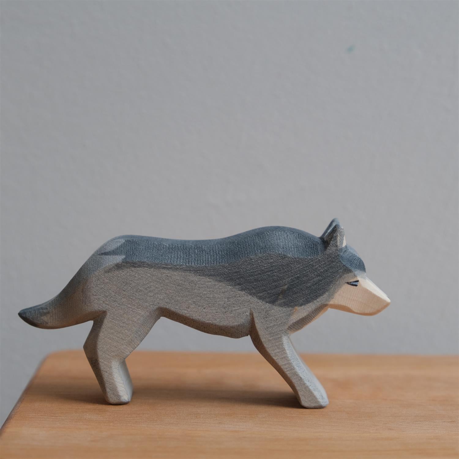 Wolf running - trefigur