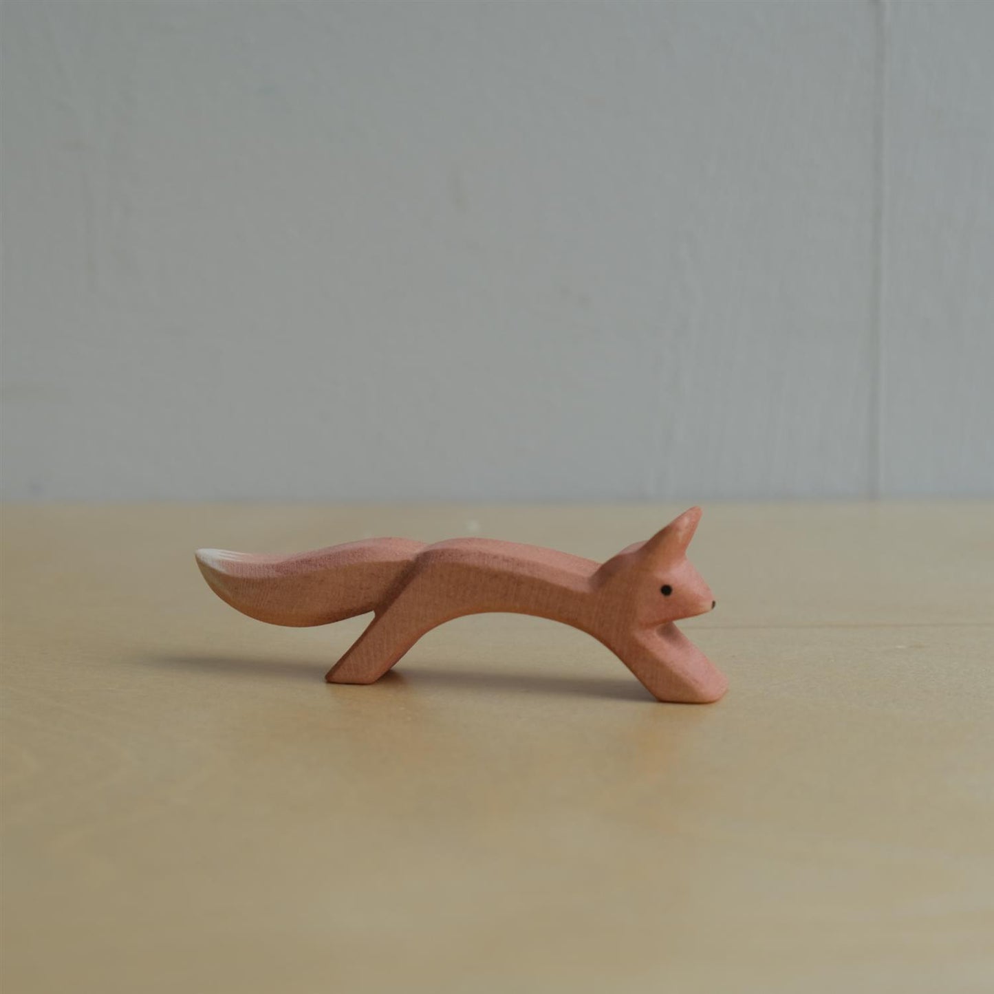 Squirrel jumping - trefigur