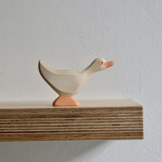 Goose standing - trefigur