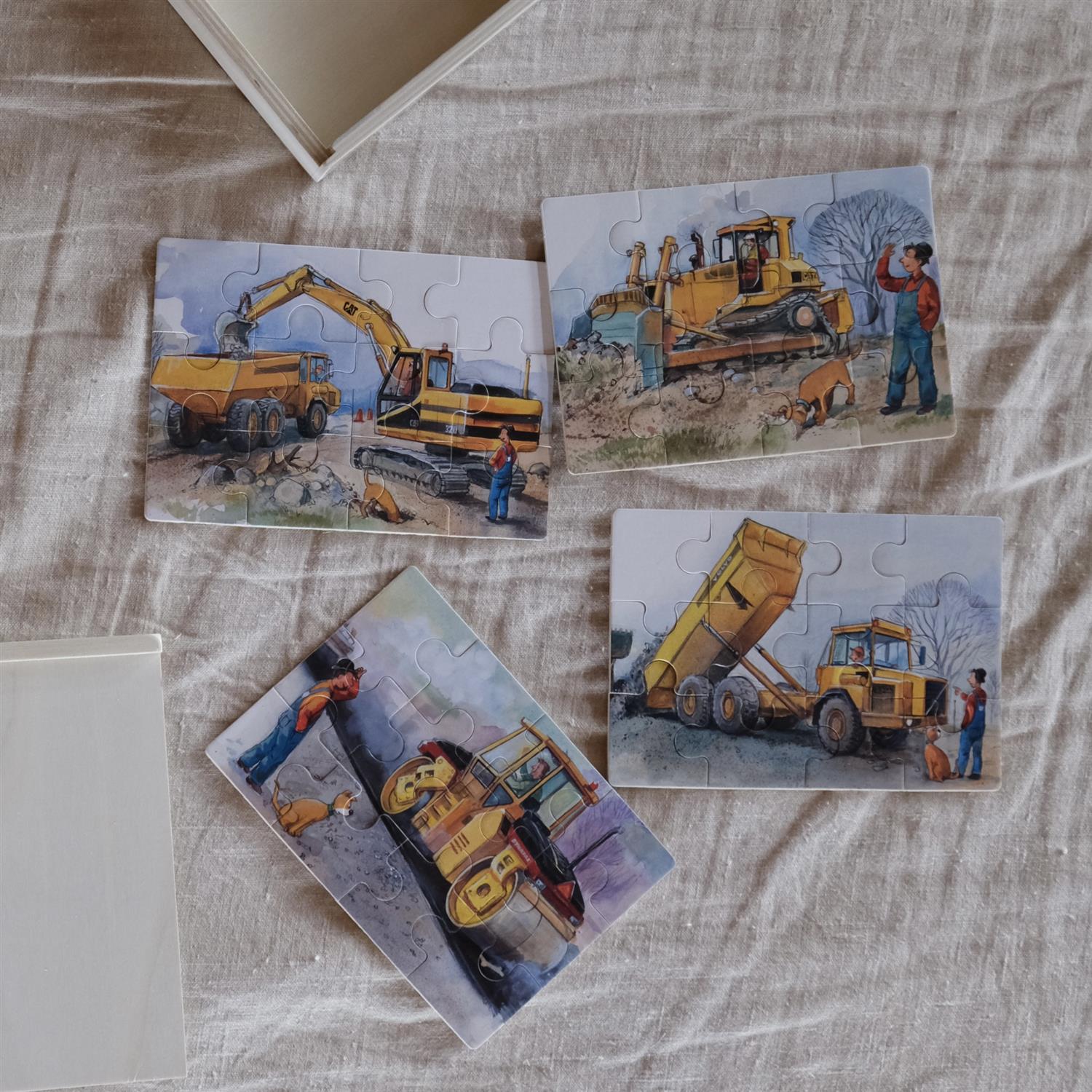 Anleggsmaskiner puslespill i treeske - 4 motiv