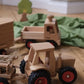 Fagus klassisk traktor med høyvogn, Unimog i bakgrunnen
