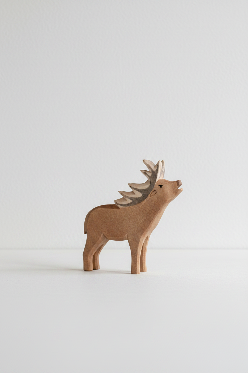 Red deer stag - trefigur