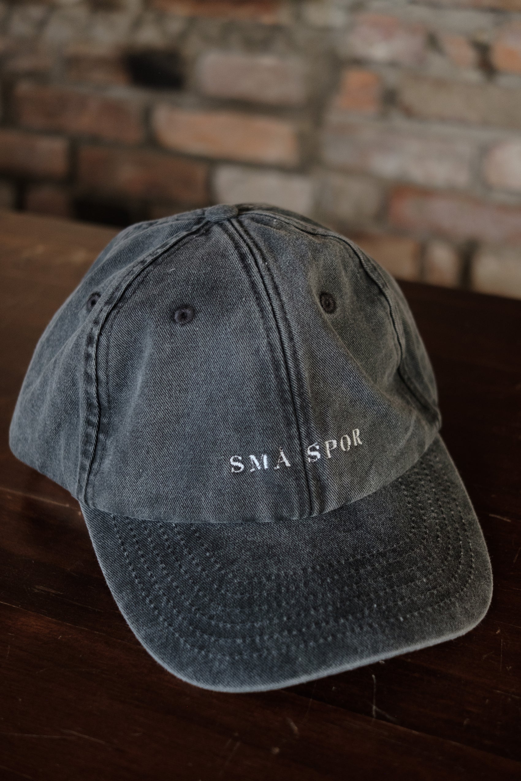 Små spor caps