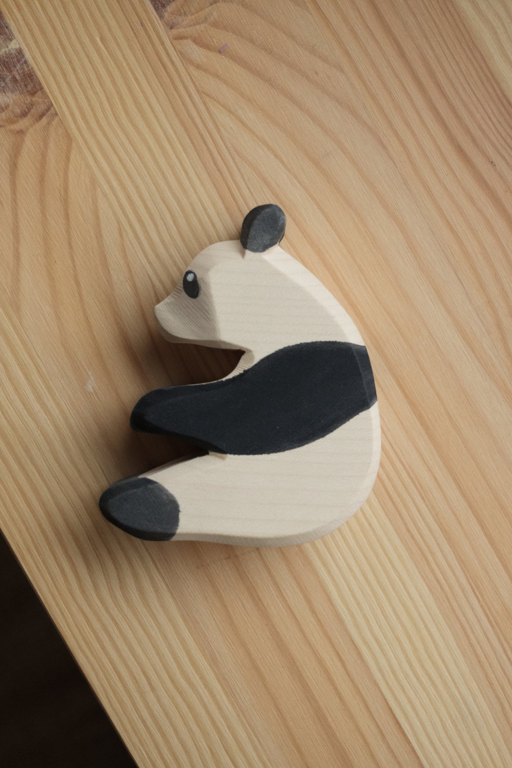 Panda bear sitting - trefigur