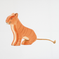 Tiger sitting - trefigur