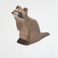 Raccoon sitting - trefigur