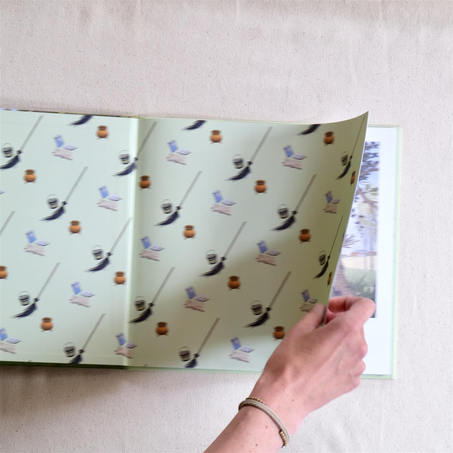 The Sorcerer's Apprentice - Gerda Muller