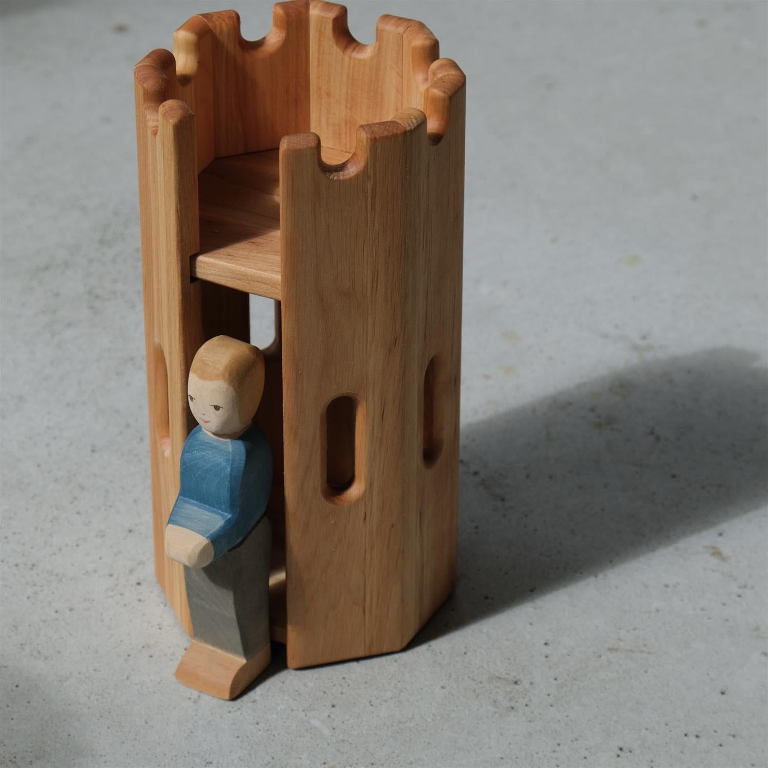 Tårn til ridderborg i tre - rund