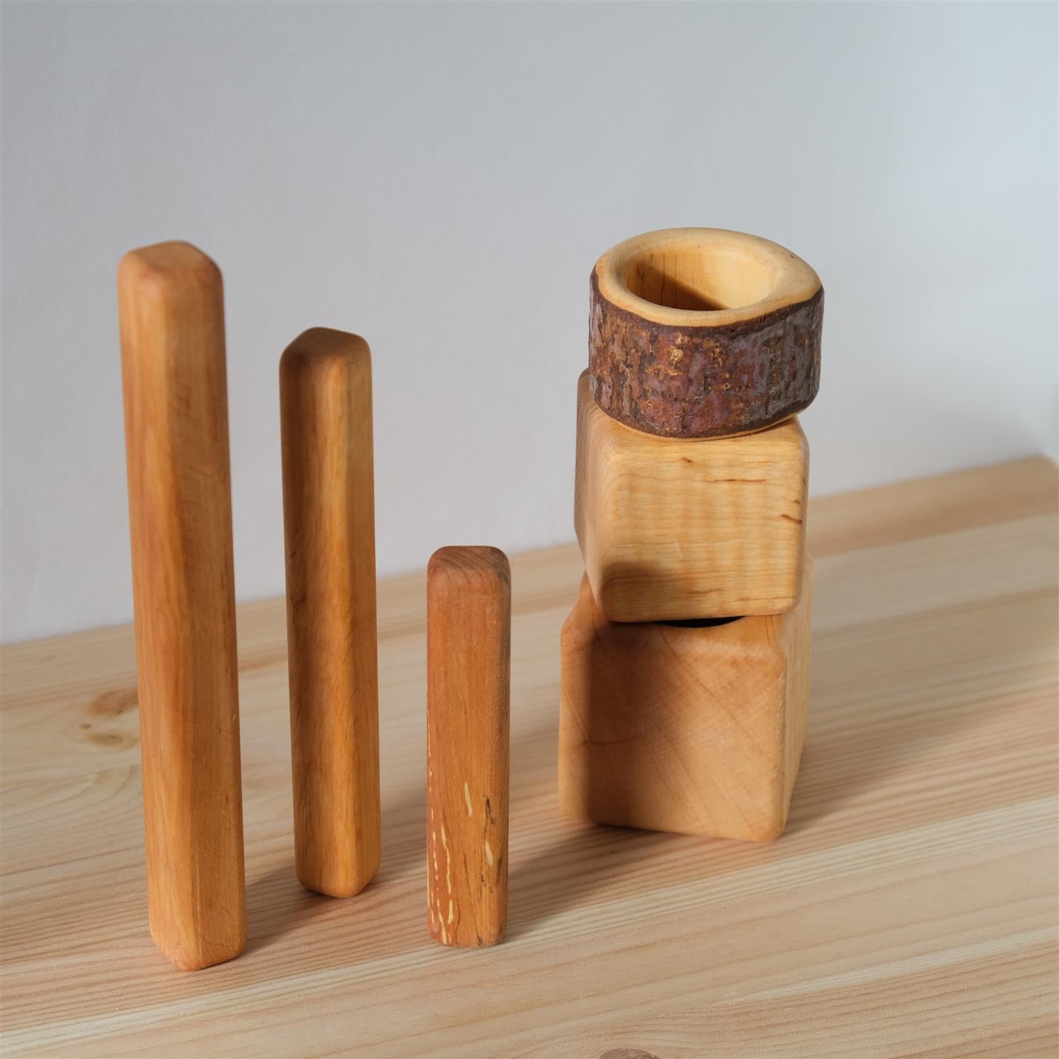 Pinner og klosser med hull