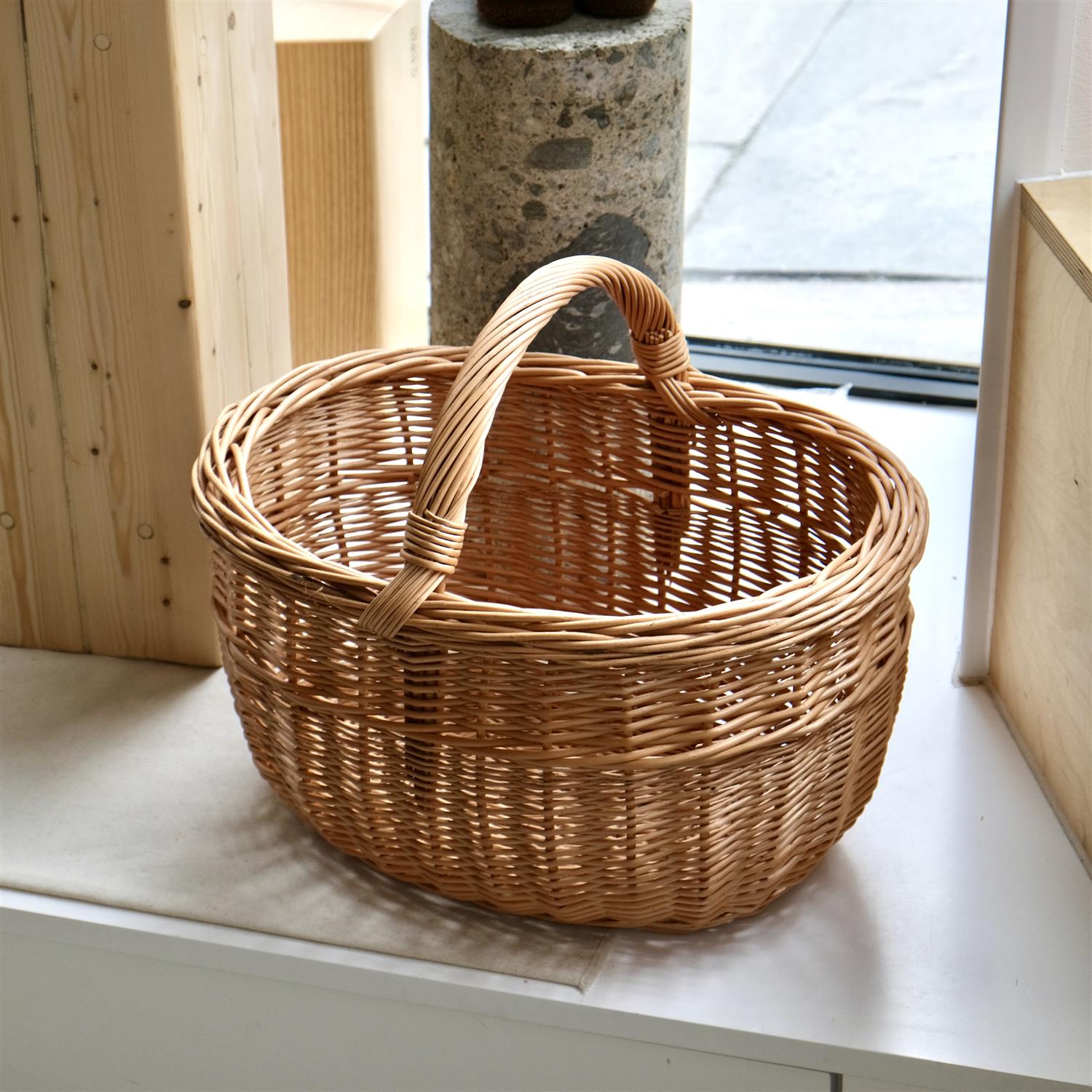 Oval handlekurv med håndtak