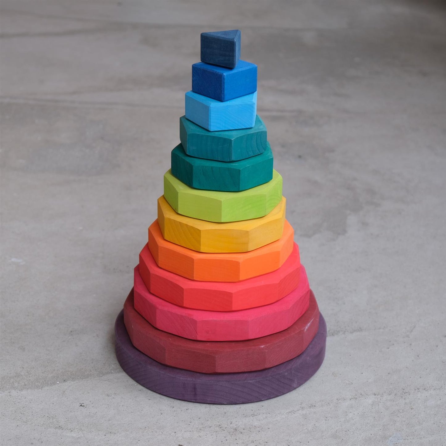 Stort geometrisk stabletårn