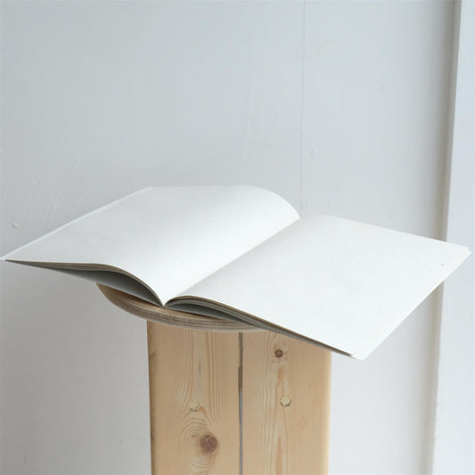 Blank bok med gresspapir - A4
