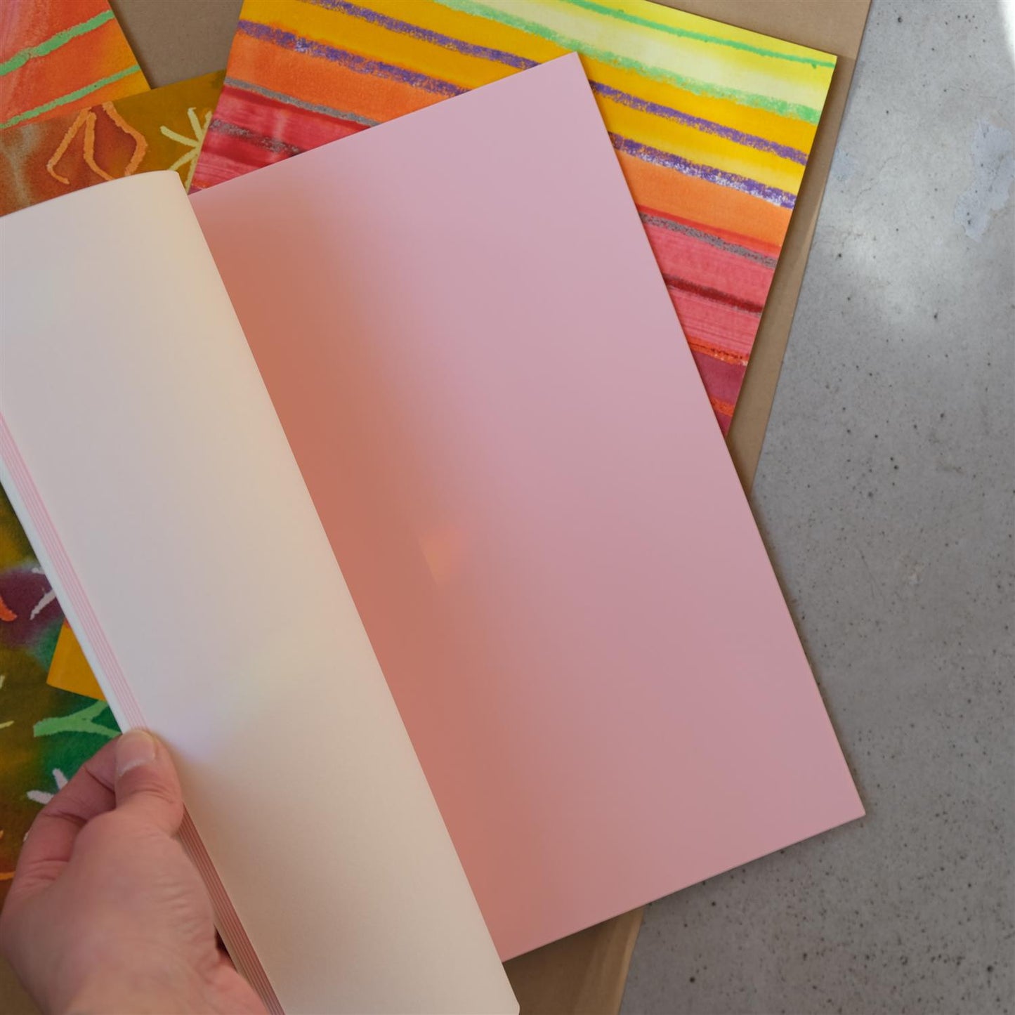 Håndmalt skissebok A4 - 4 farger mellomark