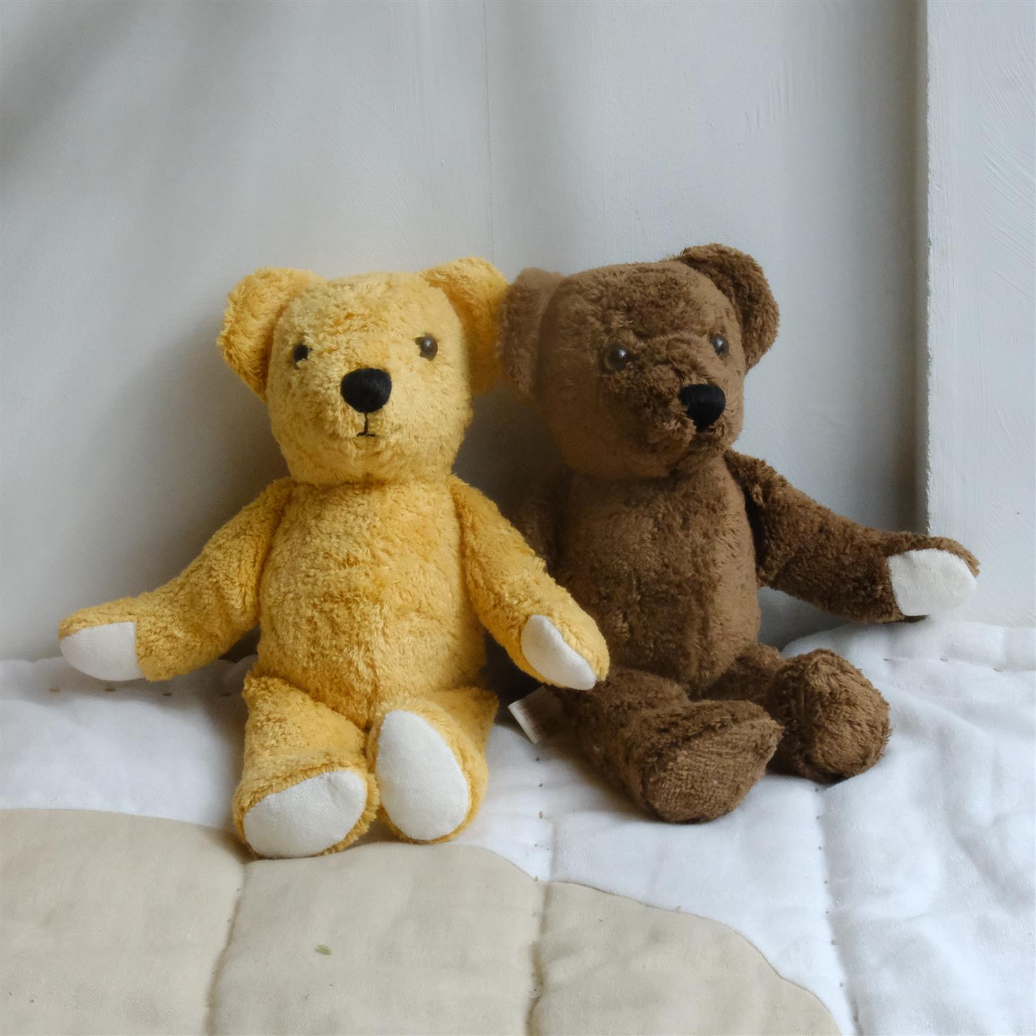 Mørk brun bjørn - 32cm