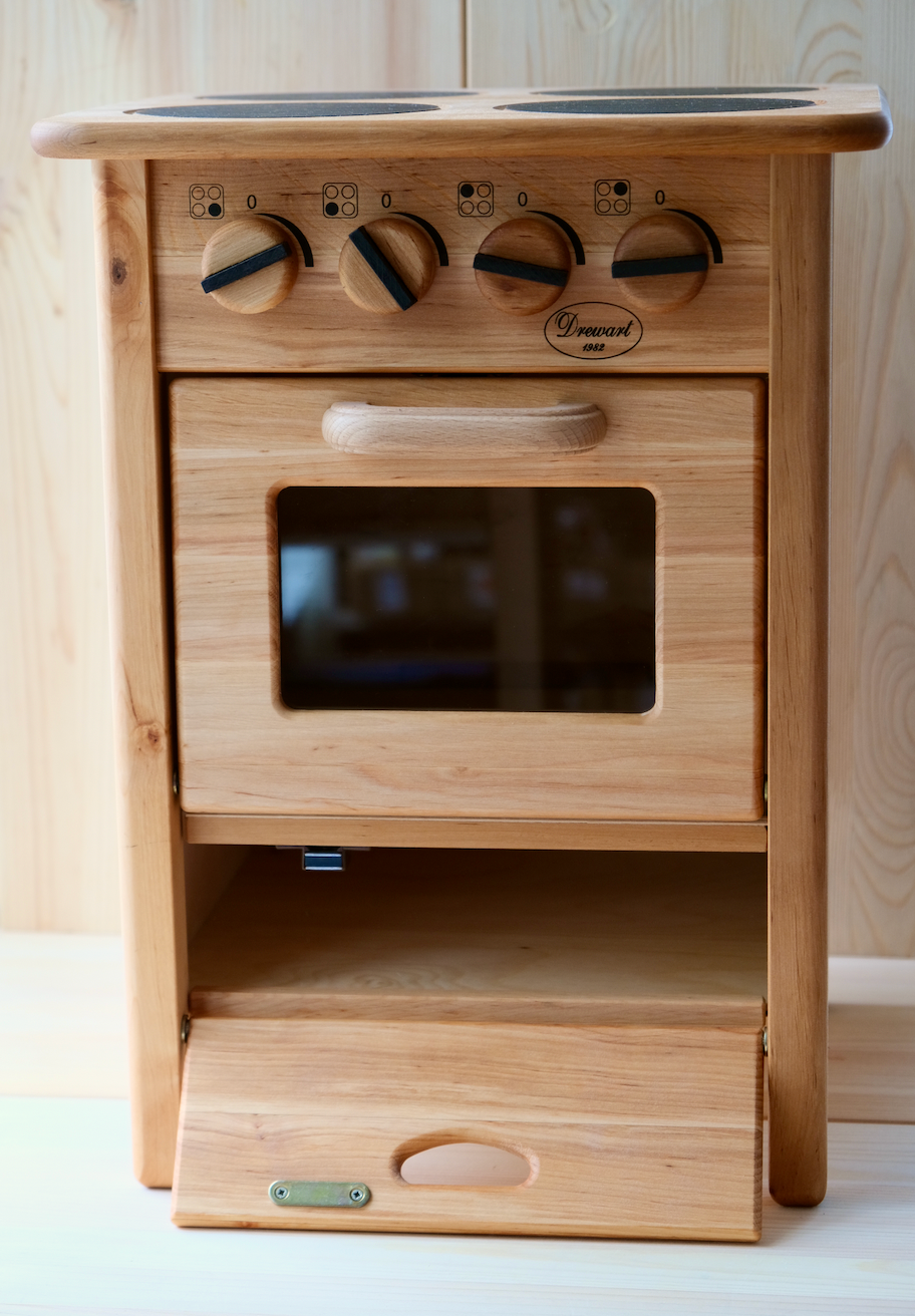 Enkelt kjøkken med oppbevaring